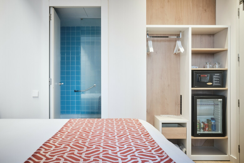 Hotel Catalonia Aviny�