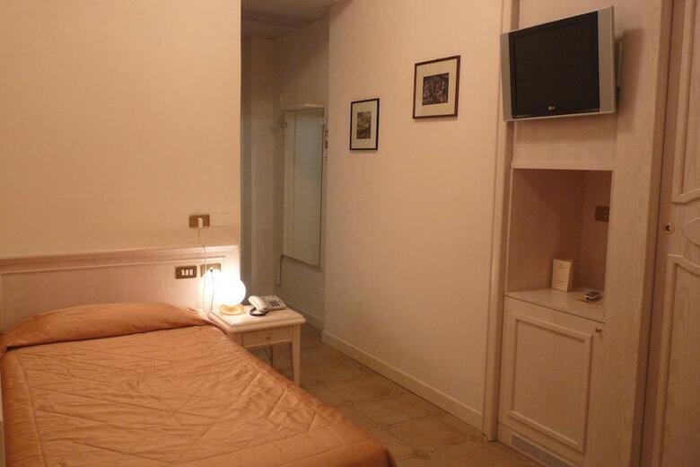 Universal Hotel