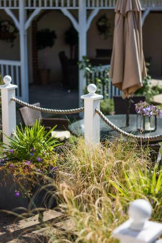 Beachlands Hotel