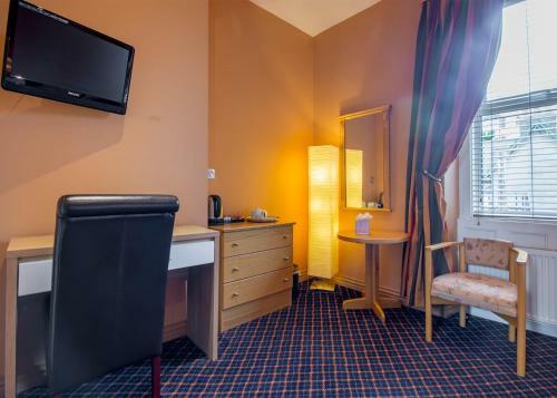 Smiths Hotel