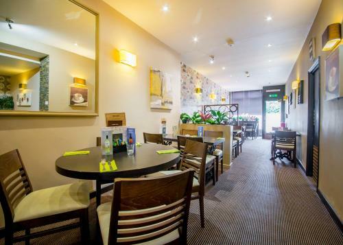 Smiths Hotel