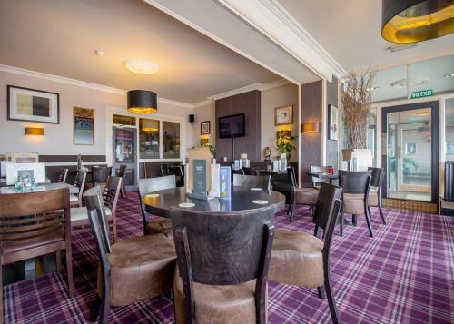 Smiths Hotel