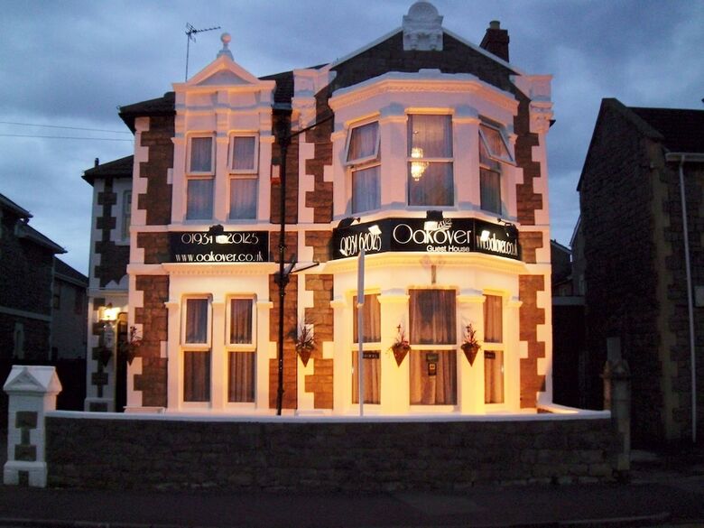 Hostal Oakover Guest House