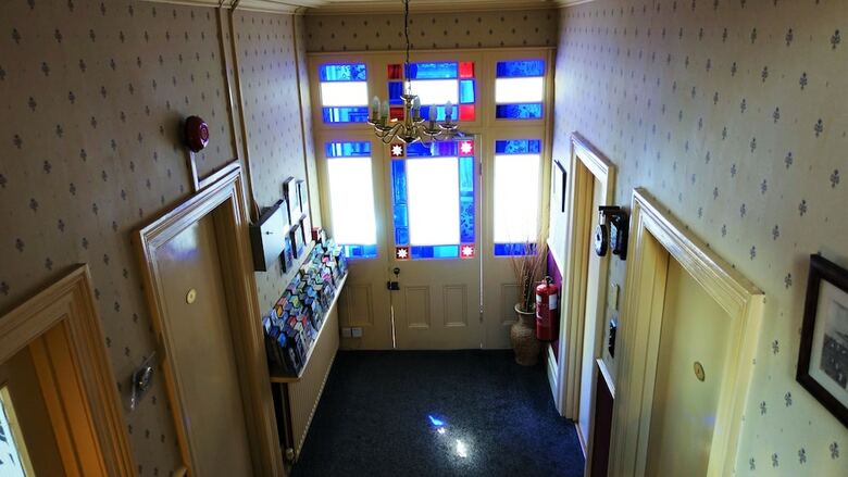 Hostal Oakover Guest House