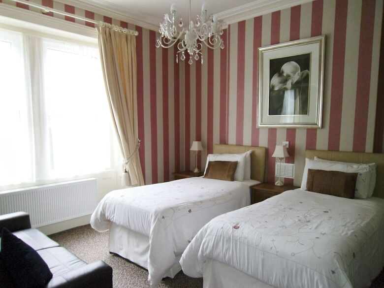 Hostal Oakover Guest House