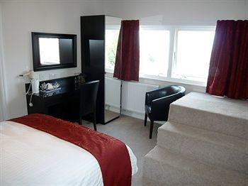 Queenswood Hotel