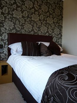 Queenswood Hotel