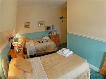Hostal Saxonia Guest House