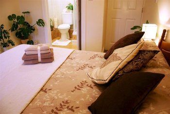 Hostal Parasol Guest House