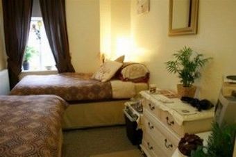 Hostal Parasol Guest House