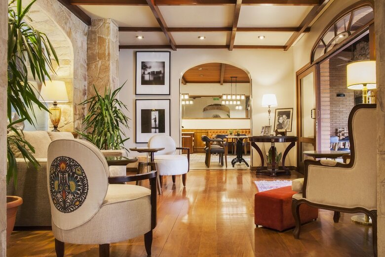 Las Lomas Casa Hotel