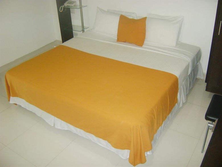 Az Hotel & Suites