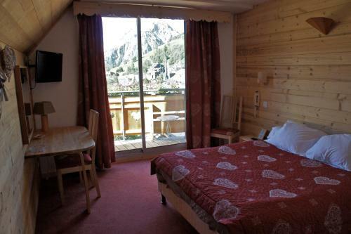 Hotel Adret