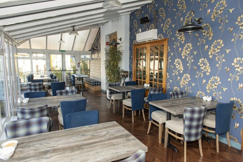 Hostal Eryl Mor Hotel