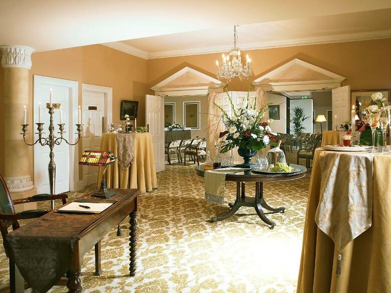 Hotel Hayfield Manor