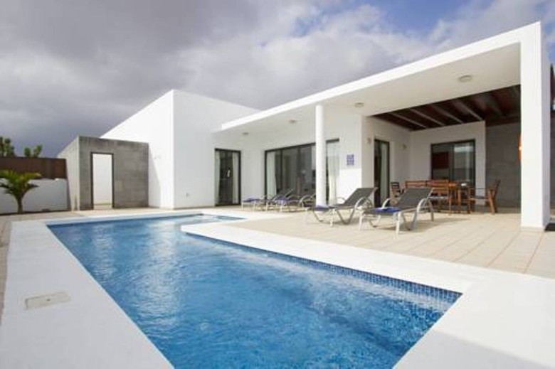 Villa Holiday Home Manuela