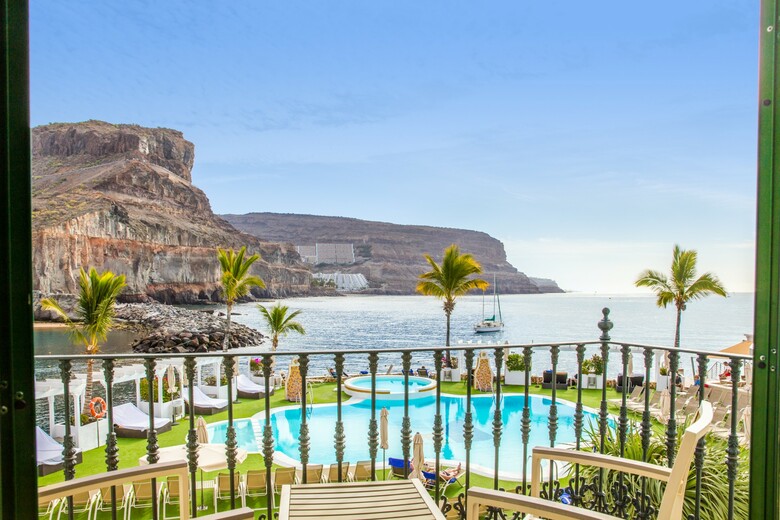 Hotel Livvo Puerto de Mog�n