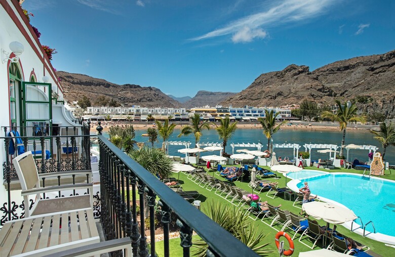Hotel Livvo Puerto de Mog�n