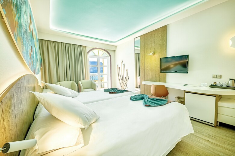 Hotel Livvo Puerto de Mog�n