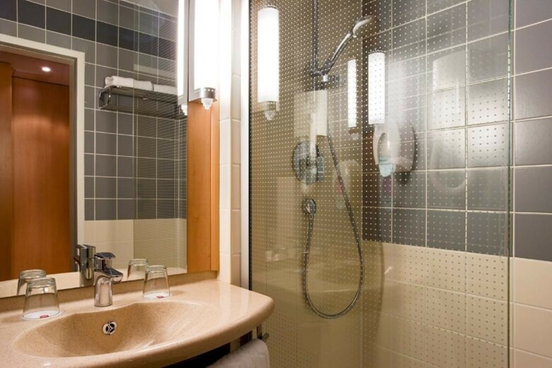 Hotel Ibis Heroes Square