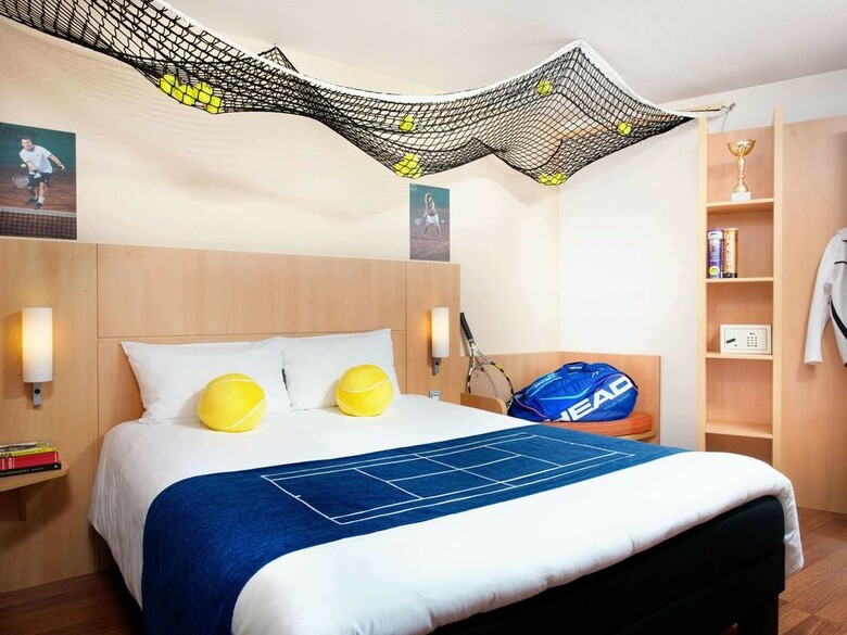 Hotel Ibis Heroes Square