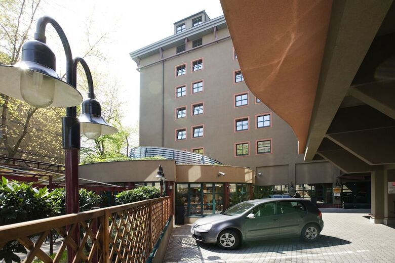 Hotel Ibis Heroes Square