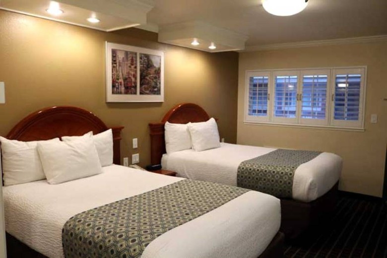 Alexis Park Hotel