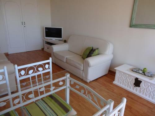 2 Bedroom Modern Apartment In Antibes With Sea View