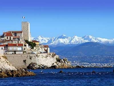 2 Bedroom Modern Apartment In Antibes With Sea View