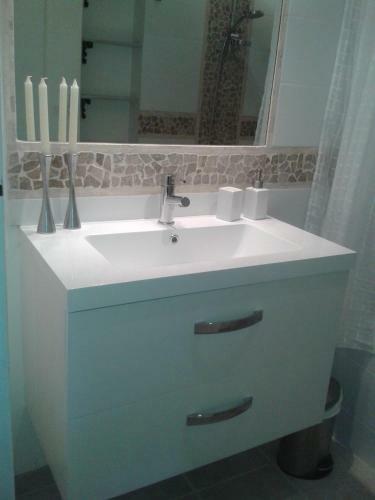 2 Bedroom Modern Apartment In Antibes With Sea View