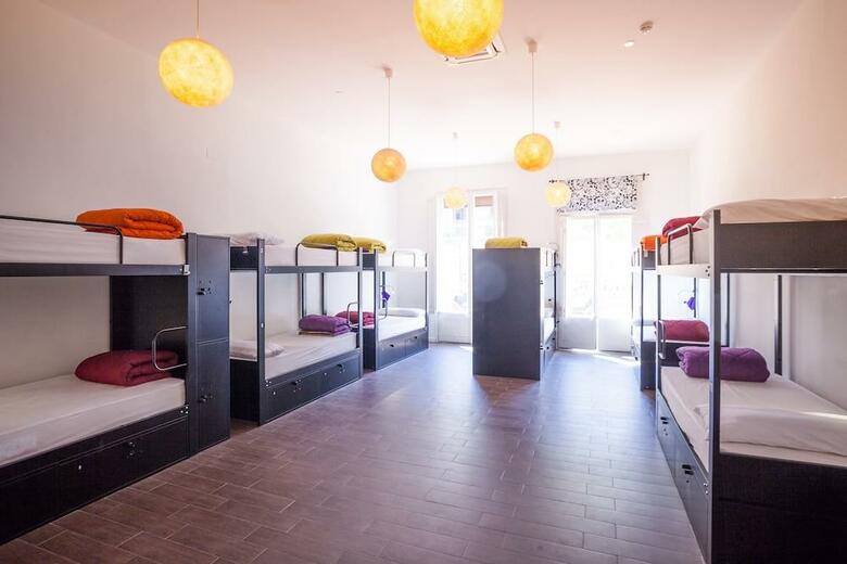 360 Hostel Barcelona Arts&culture