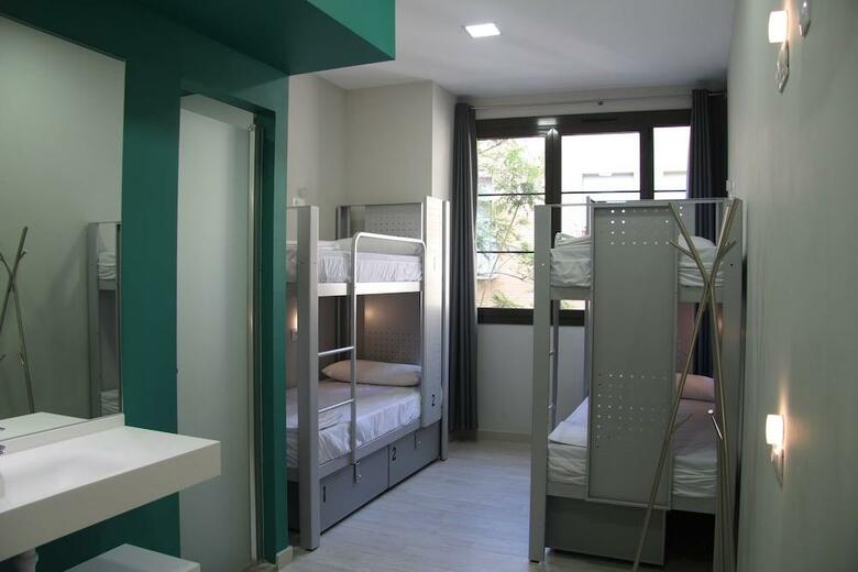 Albergue Bcnsporthostels