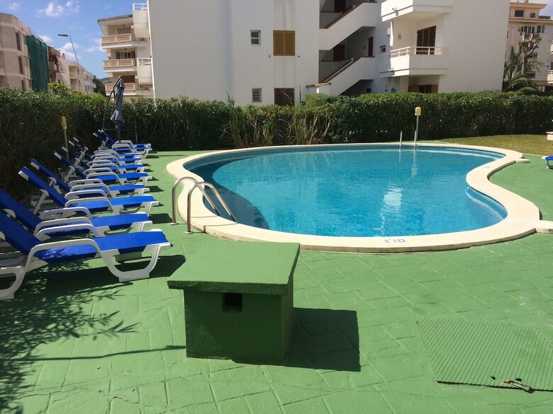 Llevant Apartamentos