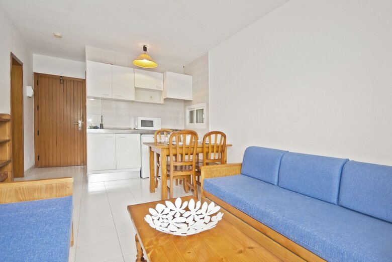 Llevant Apartamentos