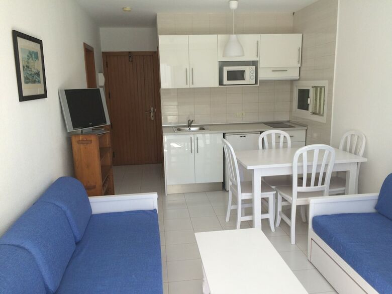 Llevant Apartamentos