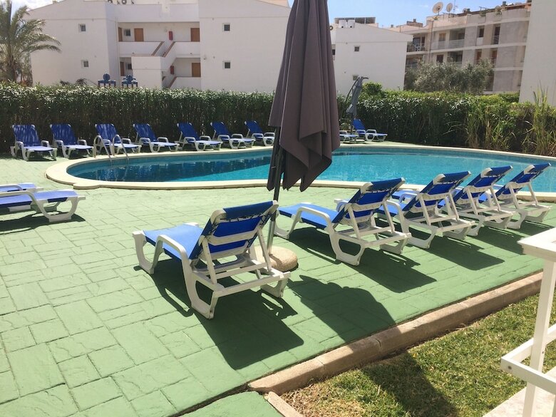 Llevant Apartamentos