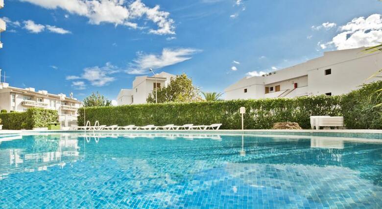 Llevant Apartamentos