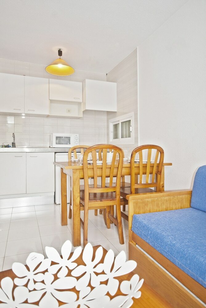 Llevant Apartamentos
