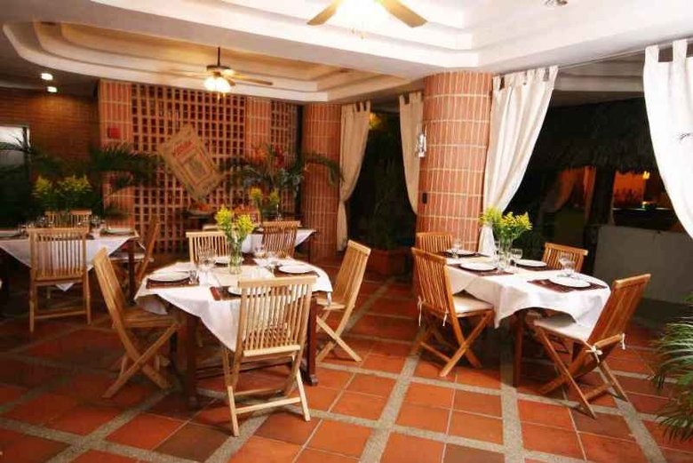 Hotel Costa Real Suites