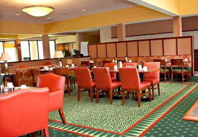 Hotel Courtyard By Marriott Dallas/lbj At Josey