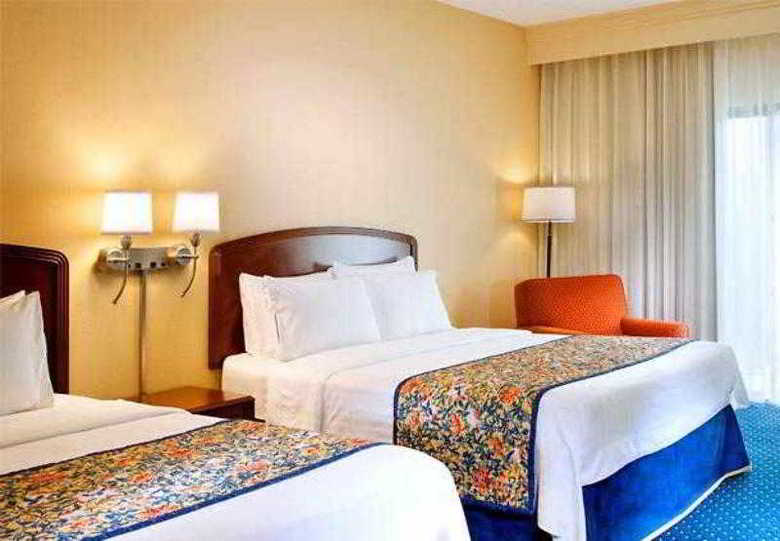 Hotel Courtyard By Marriott Dallas/lbj At Josey