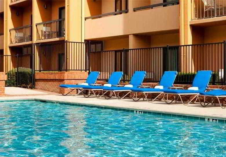 Hotel Courtyard By Marriott Dallas/lbj At Josey