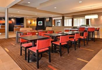 Hotel Courtyard By Marriott Dallas/lbj At Josey