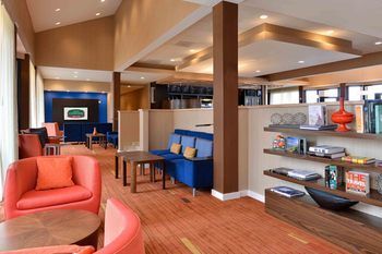Hotel Courtyard By Marriott Dallas/lbj At Josey