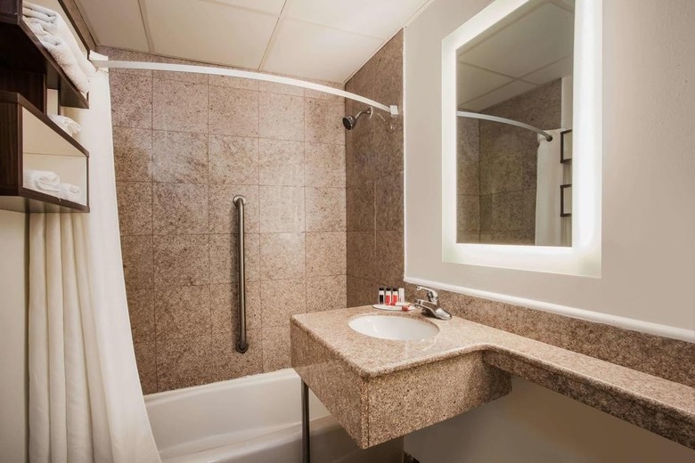 Hotel Howard Johnson Express Inn Bronx Ny