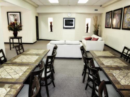 S.j. Suites Hotel