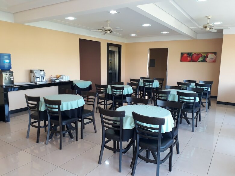 Hotel Cristal Palace Inn