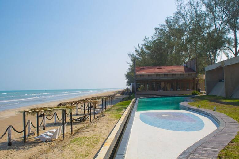 Hotel Isla Tajin Beach And River Resort