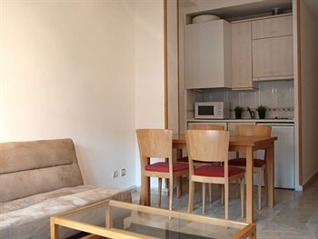 Stylish City Aparthotel