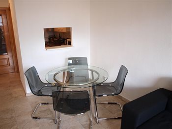 Stylish City Aparthotel
